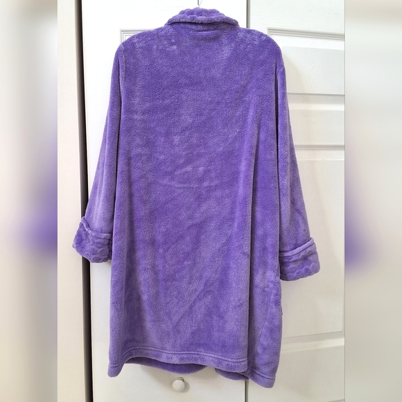 Croft & Barrow, Large, Woman's Purple Belted Robe - Picture 4 of 7